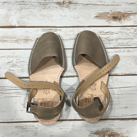 Avarca PONS Shoes - Avarca PONS. Size 9. Taupe.